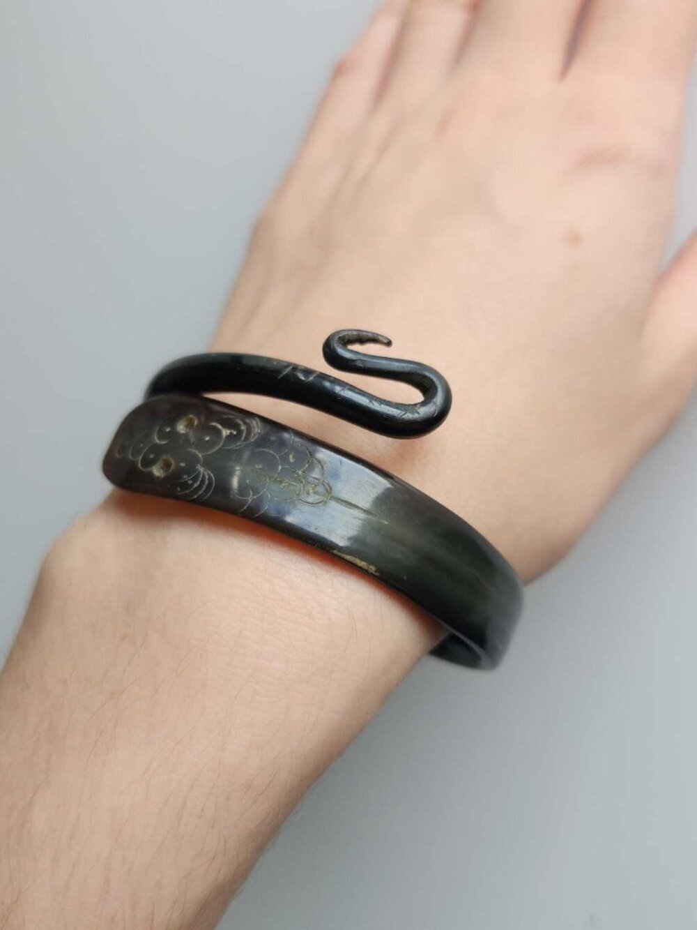 Antique Victorian French Carved Black Horn Snake Bangle Bracelet - Picture 3 of 8